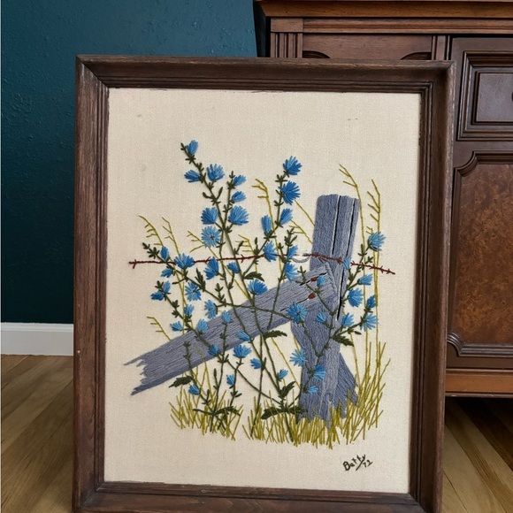 Vintage country roadside blue flowers chicory wood framed embroidered crewel - Picture 2 of 8
